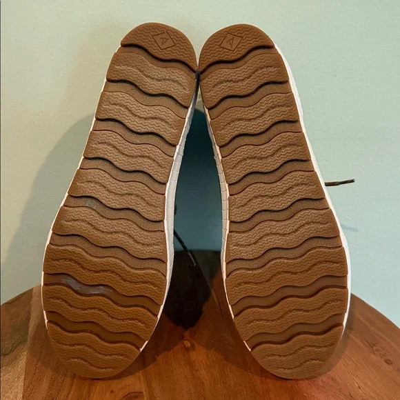 Sperry Torrent Chelsea style slip on rain boot 🤍 - Picture 4 of 7